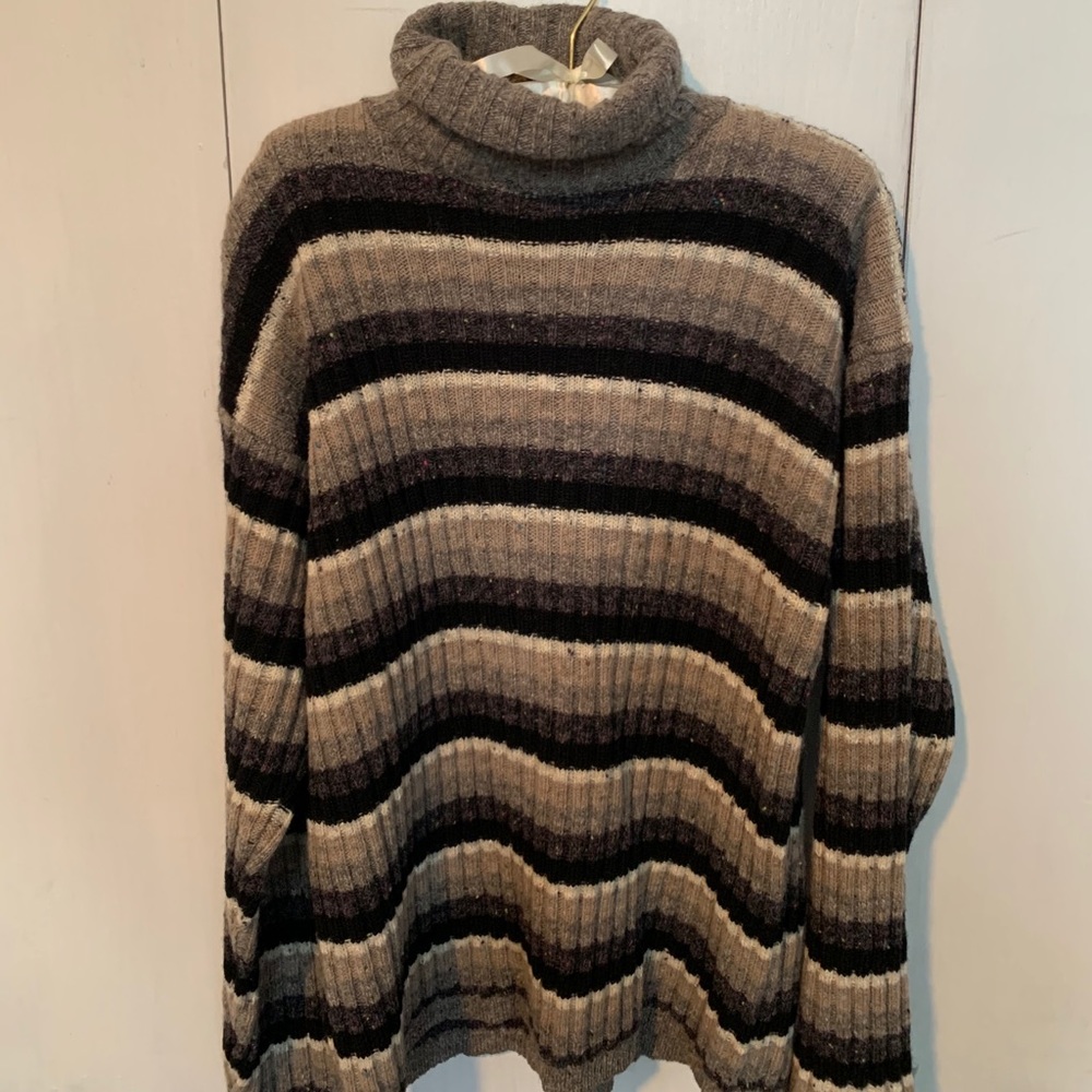 Gap Woman’s Black, Gray & Tan Striped Sweater L